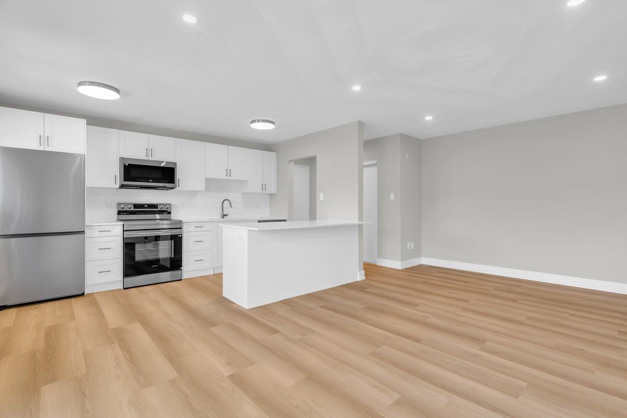 437 Hazel St - Photo 4 of 18