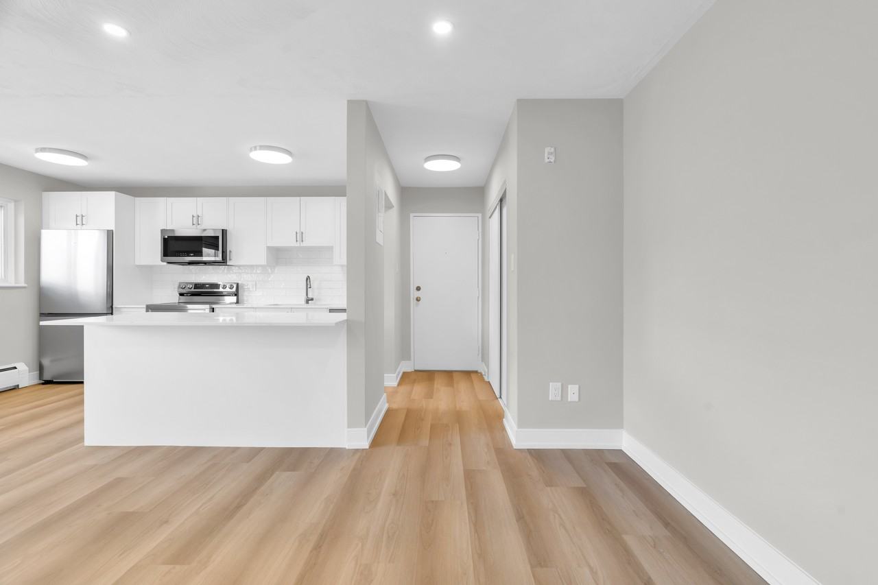 437 Hazel St - Photo 7 of 18