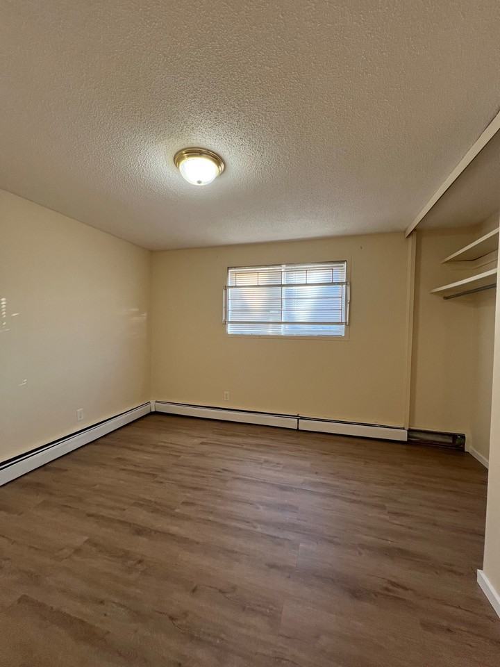 10604 114 St Nw - Photo 7 of 50