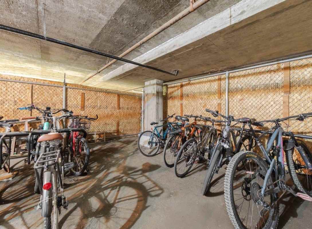 Winston Apartments - Photo 7 of 9