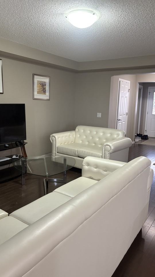 292 Viewpointe Terrace - Photo 4 of 24