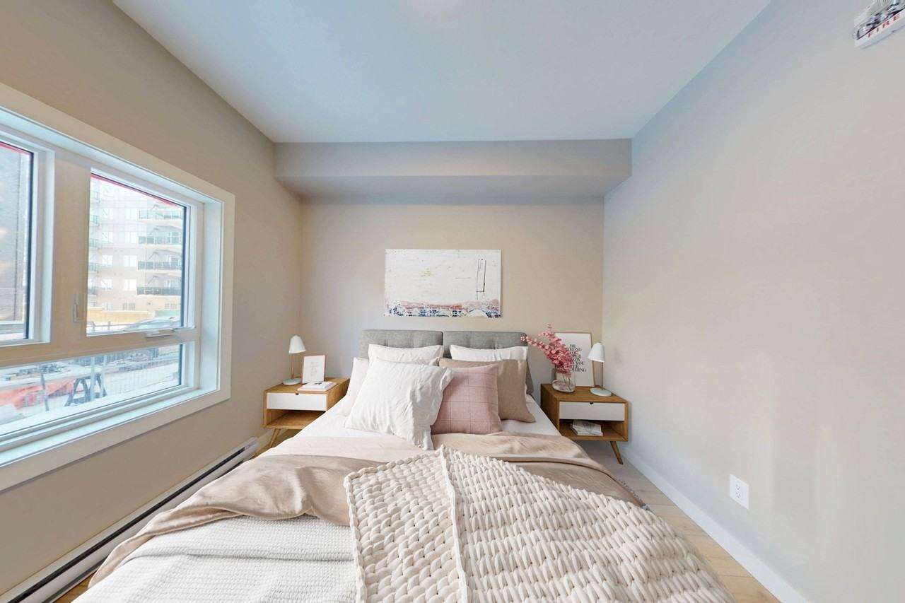 Insignia - Photo 7 of 15