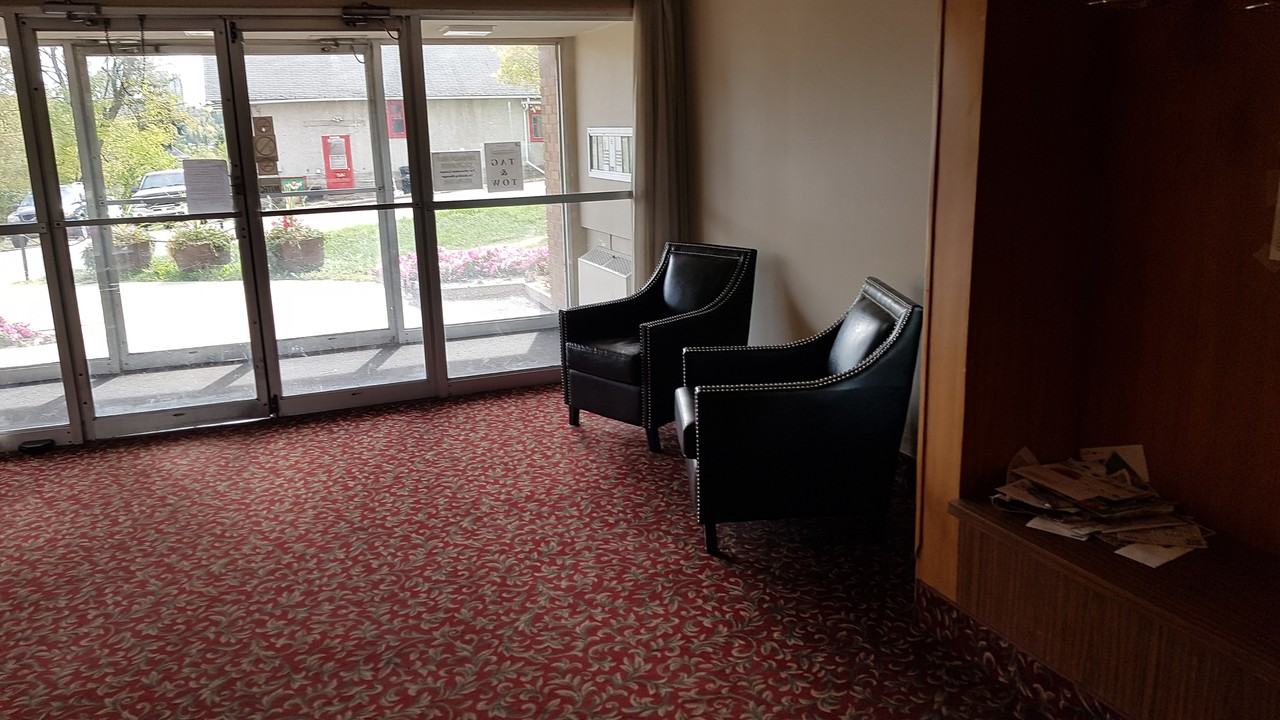 Capital Manor - Photo 3 of 4