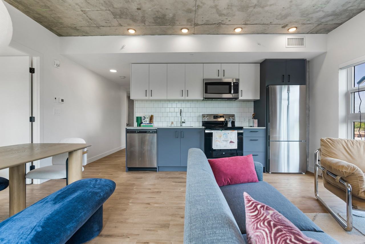 Mercury Block - Photo 7 of 44