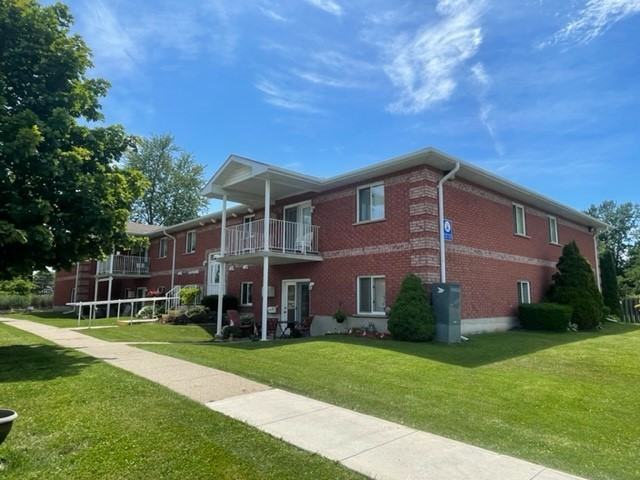 236 Margaret Avenue - Photo 3 of 17