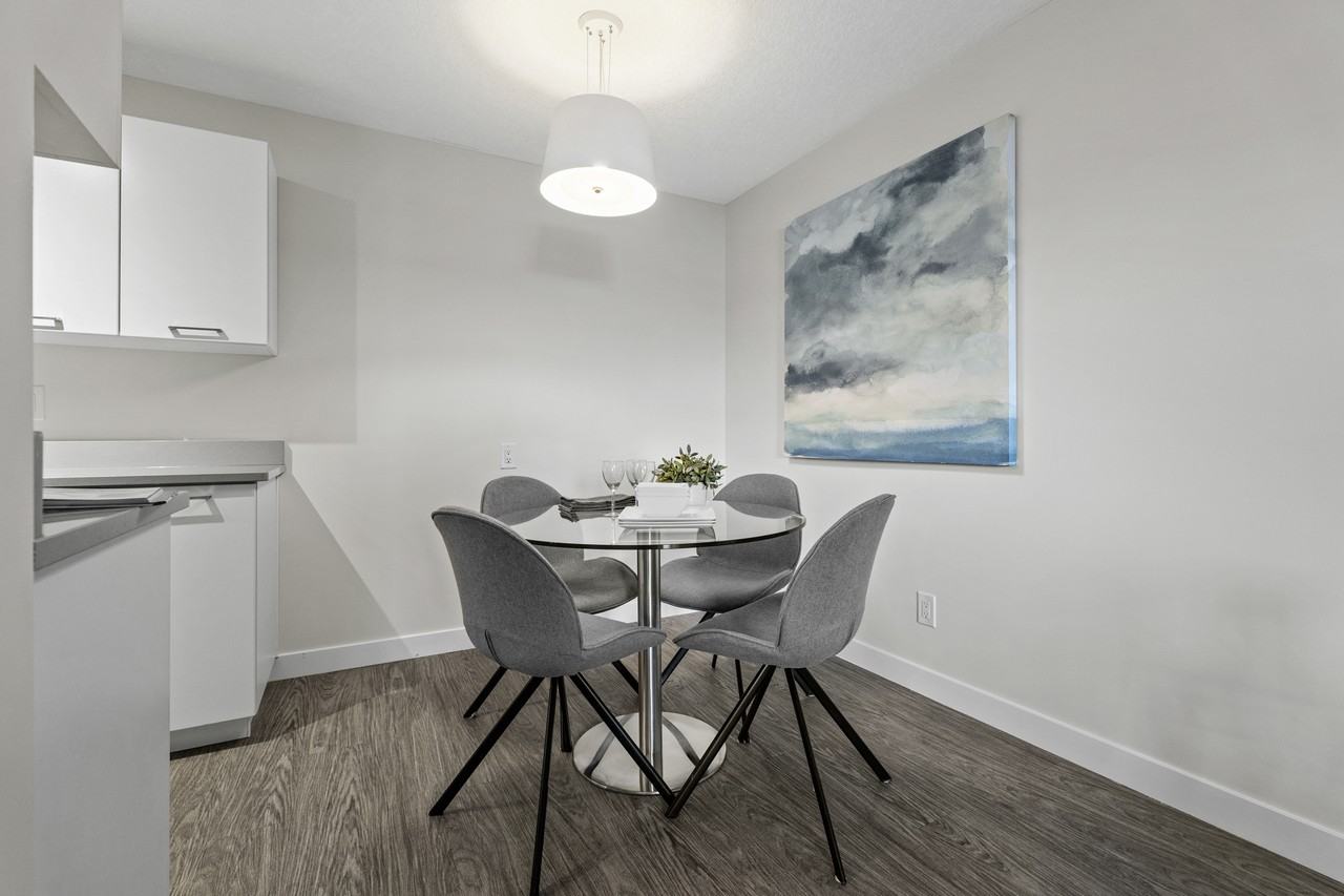 Elan - Photo 3 of 17