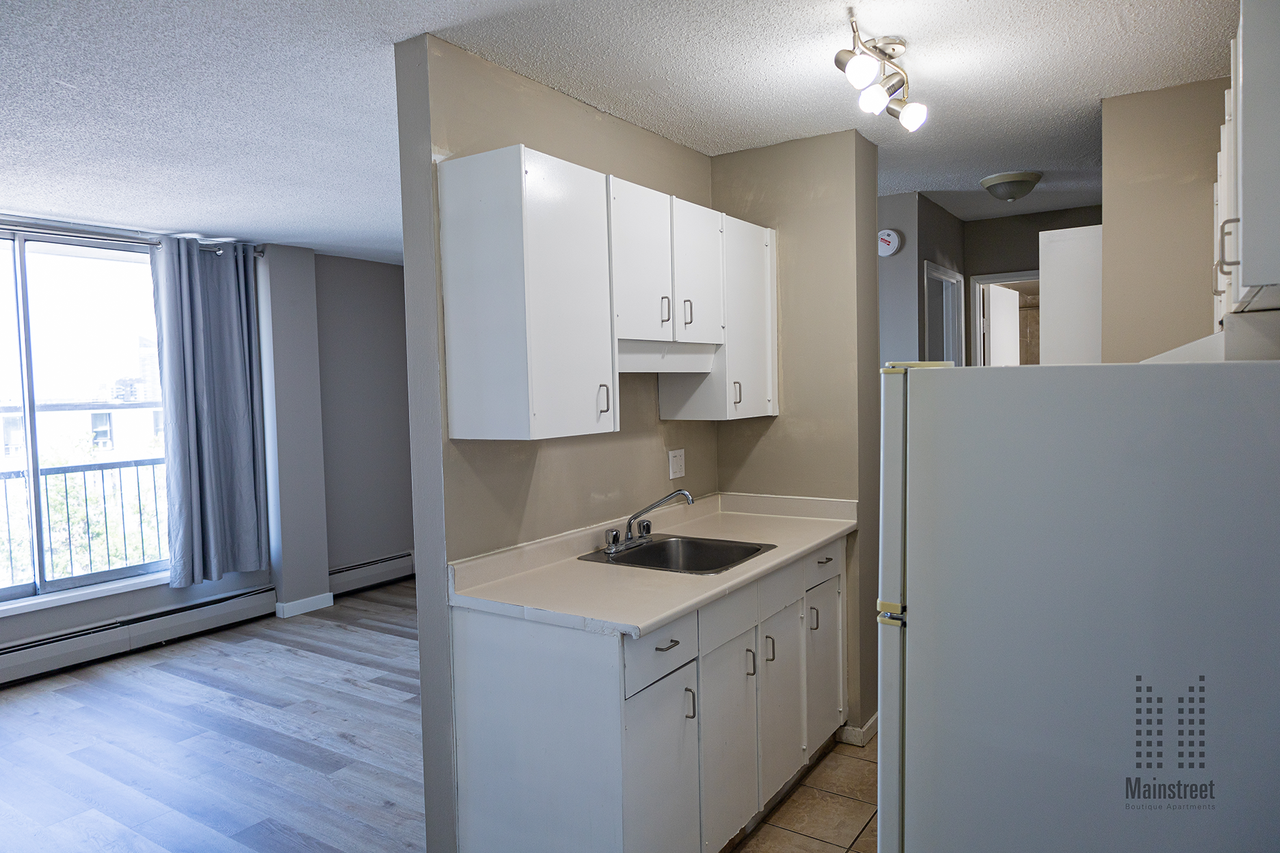 1612 Apartments - Photo 7 of 18