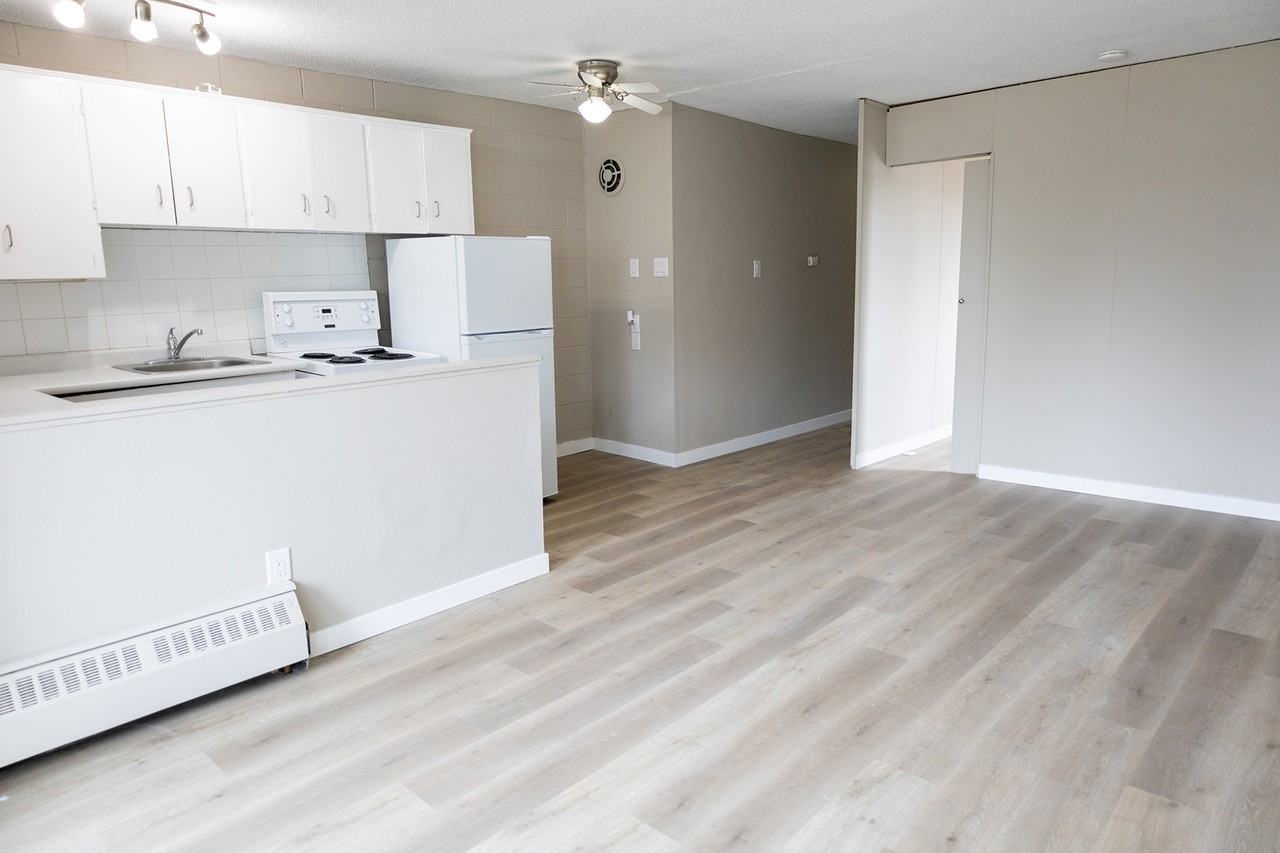 Grapes Manor - Photo 7 of 15