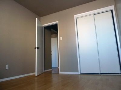 Dickens Apartments - Photo 5 of 9