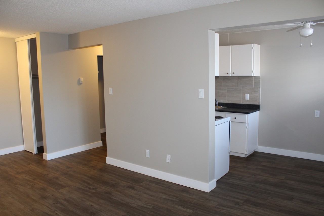 McCam 4 Apartments - Photo 3 of 13