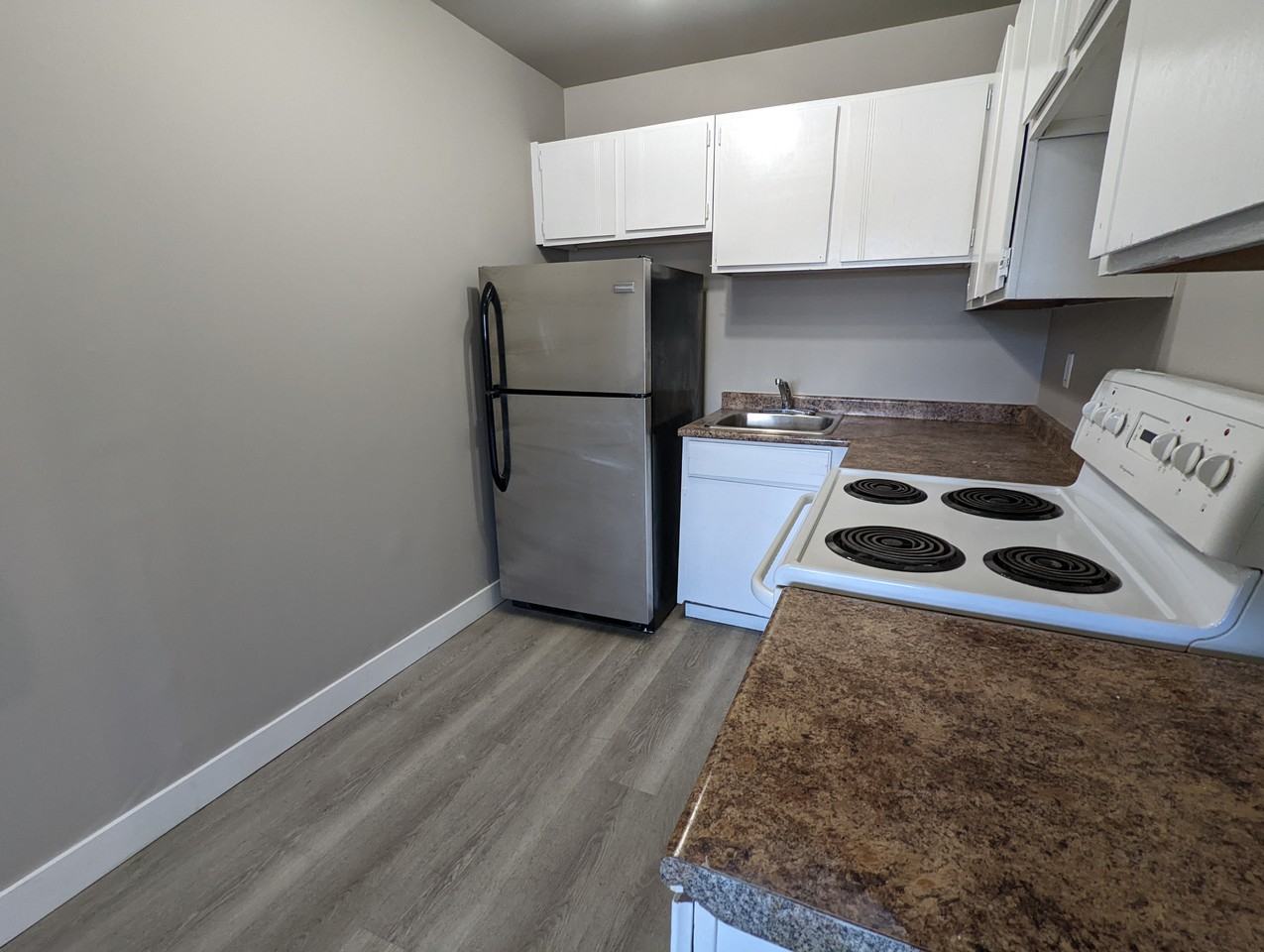 Sano Manor - Photo 5 of 14