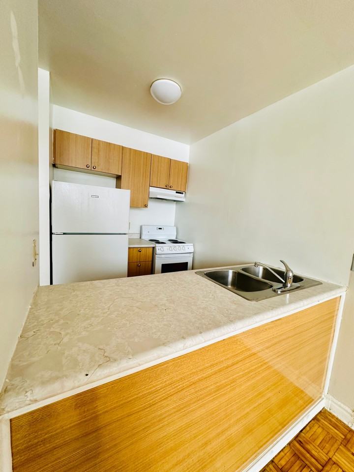 1795 Jane Street - Photo 4 of 7