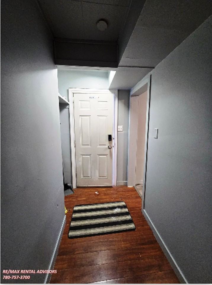 10668 96 St Nw - Photo 2 of 18