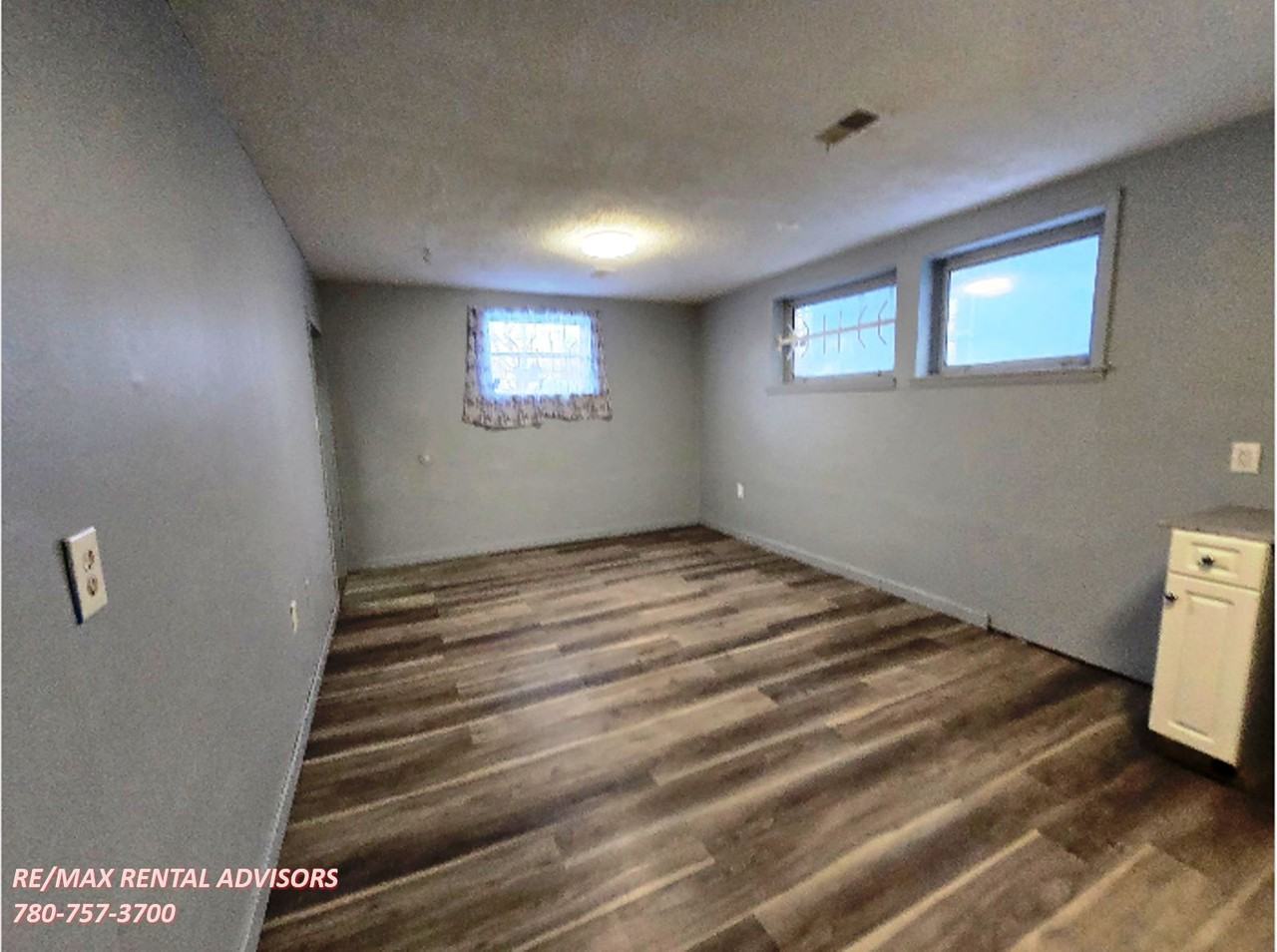 10668 96 St Nw - Photo 7 of 18