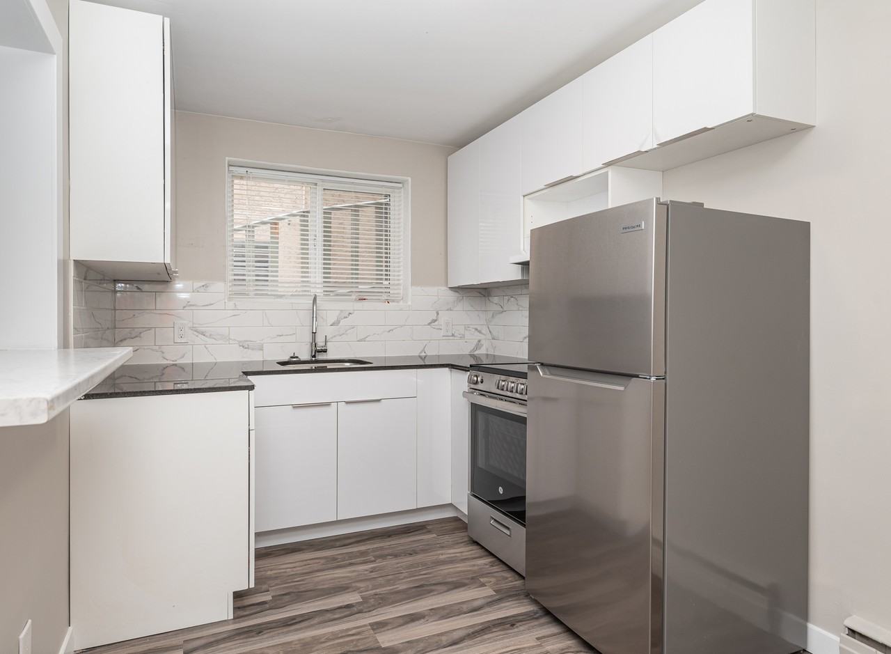 Button Place - Photo 2 of 7