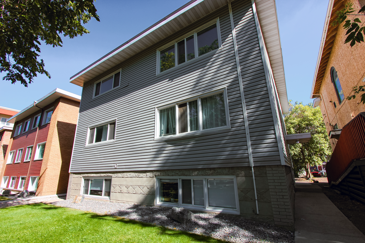 Button Place - Photo 7 of 7