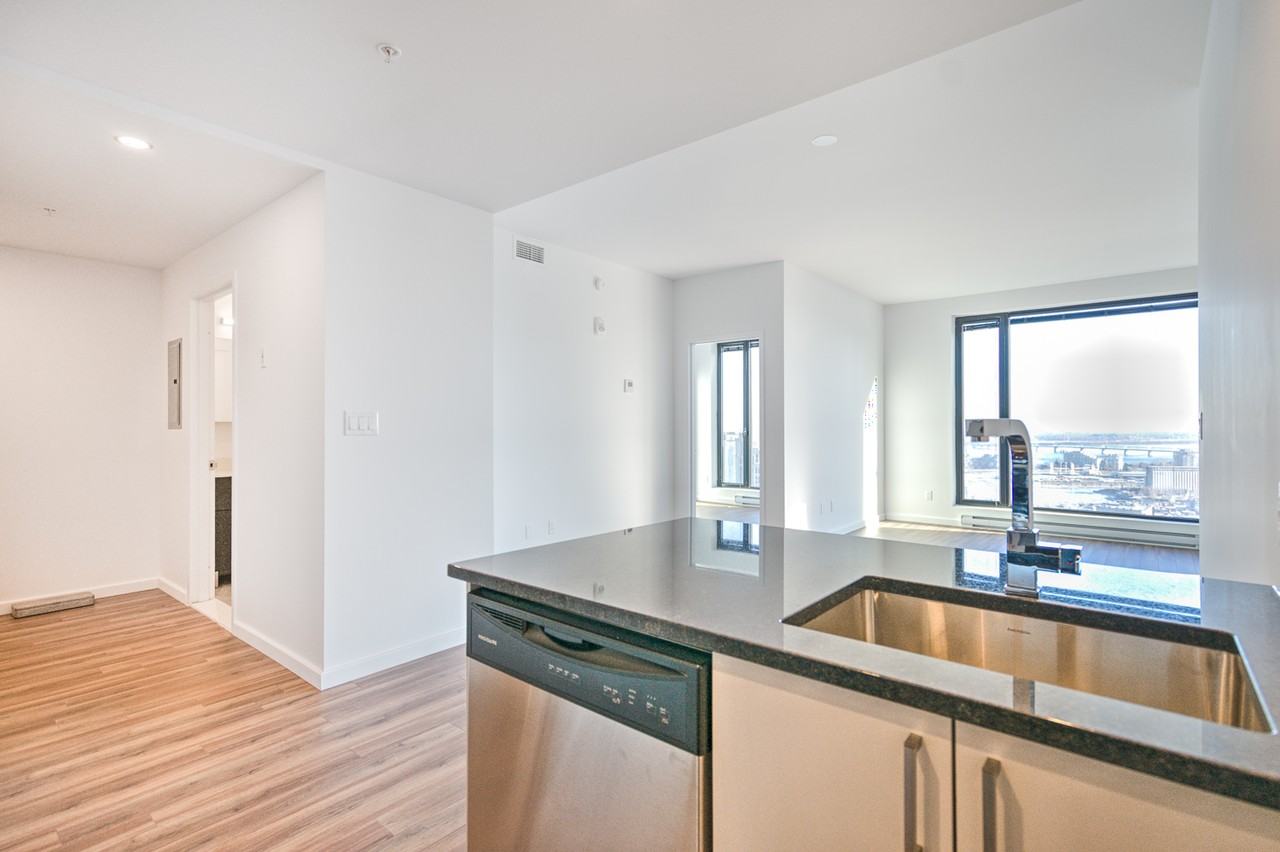 Allegra and V - Photo 5 of 25