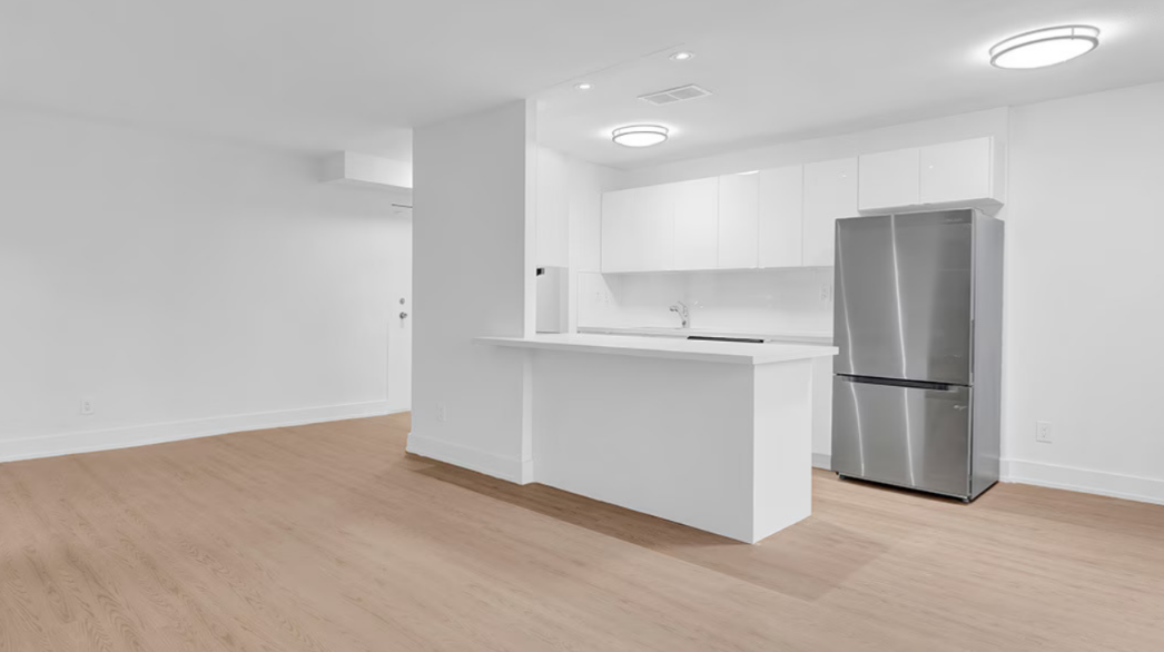 671 Woolwich - Photo 6 of 8