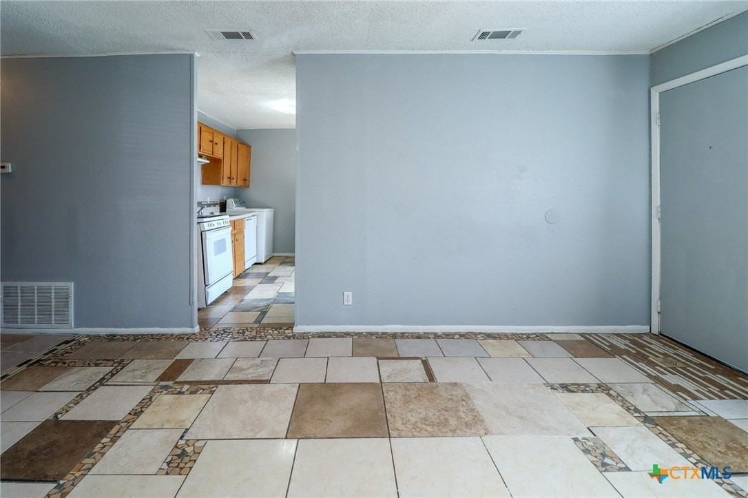 1309 Greenwood Ave - Photo 7 of 20