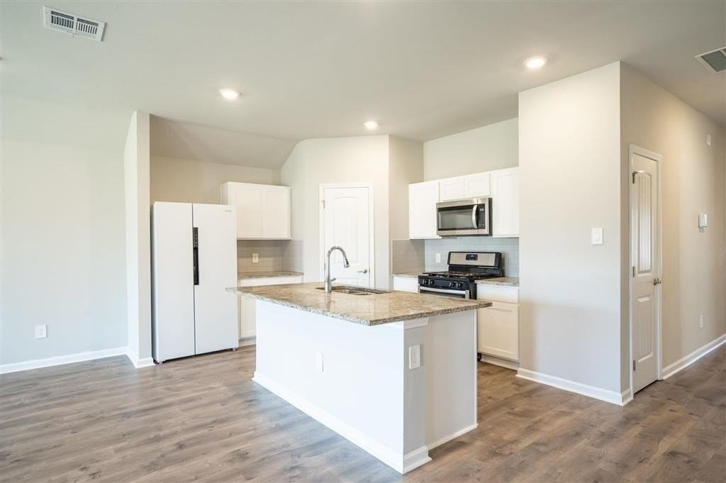 2234 S Savannah Lakes Dr - Photo 3 of 19