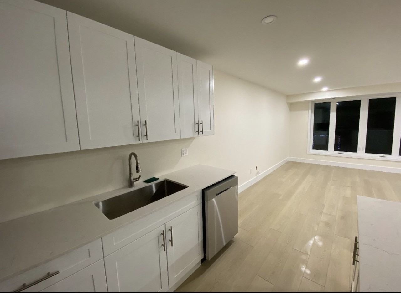 196 Britannia Rd - Photo 3 of 9