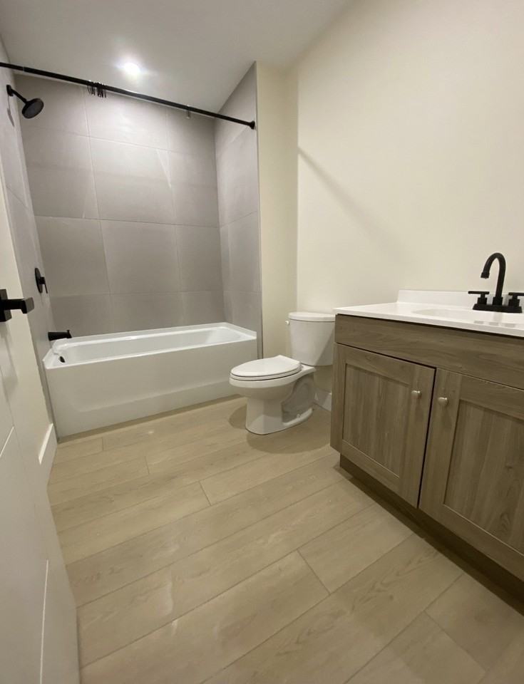 196 Britannia Rd - Photo 6 of 9