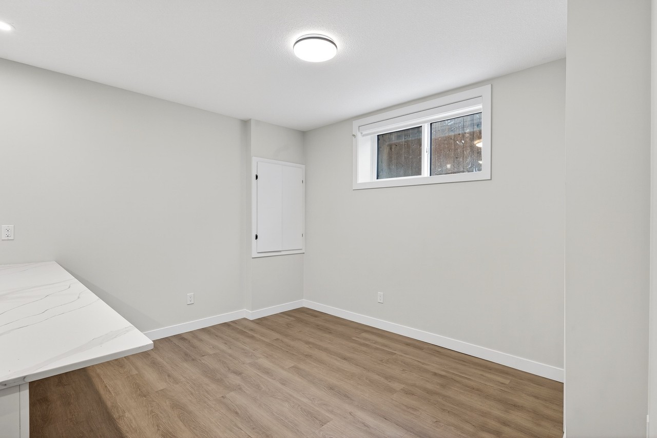 Modern 2 Bedroom, 1 Bathroom Lower Suite - Photo 3 of 25