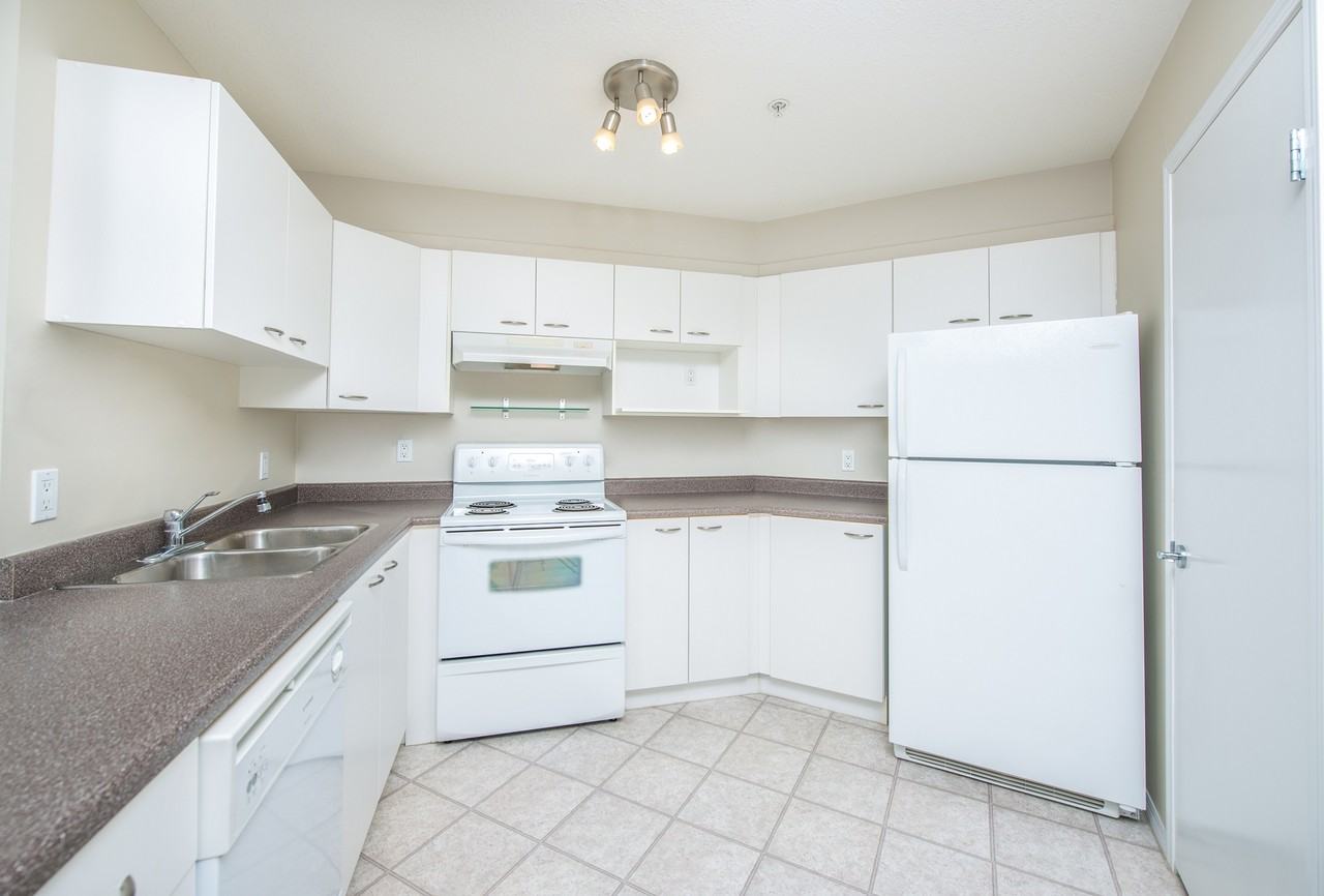 Holyrood Boulevard - Photo 6 of 19