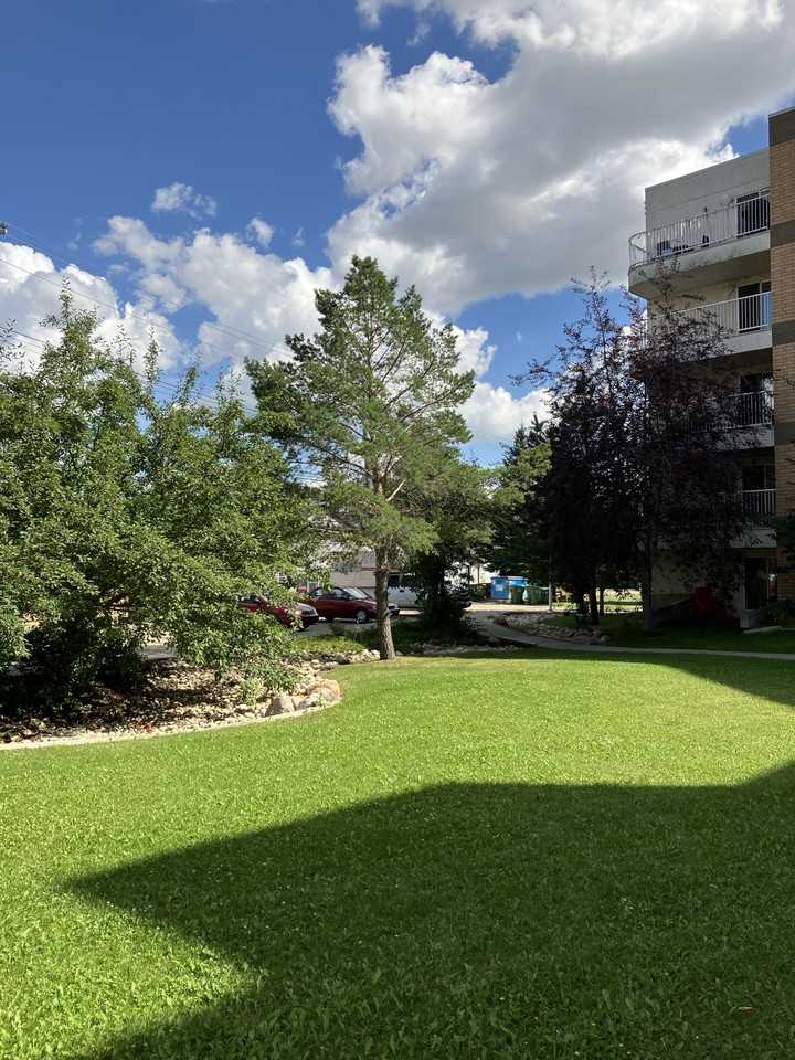 Holyrood Boulevard - Photo 7 of 19