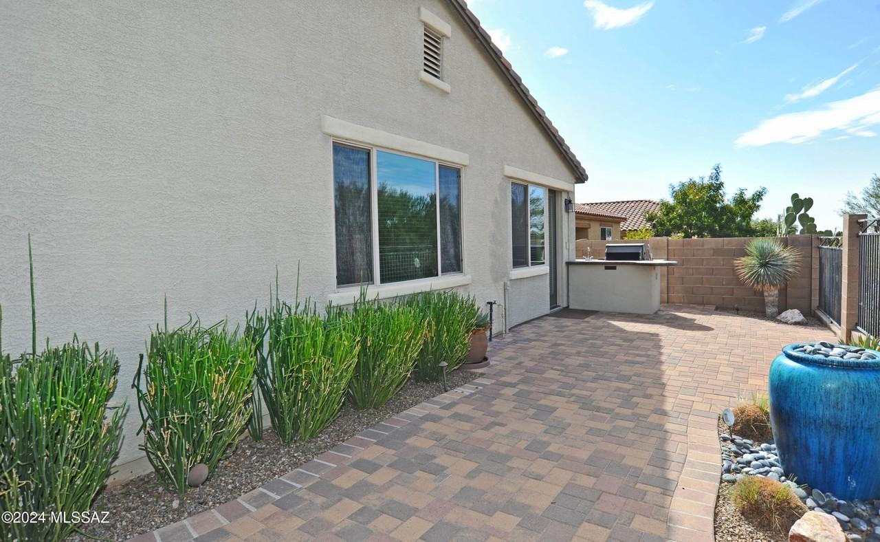 12111 N Golden Mirror Dr - Photo 5 of 49