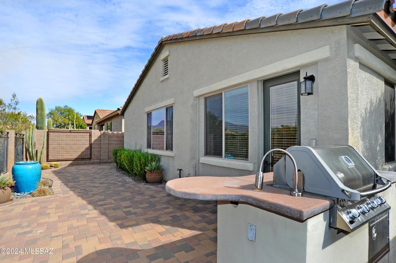 12111 N Golden Mirror Dr - Photo 6 of 49