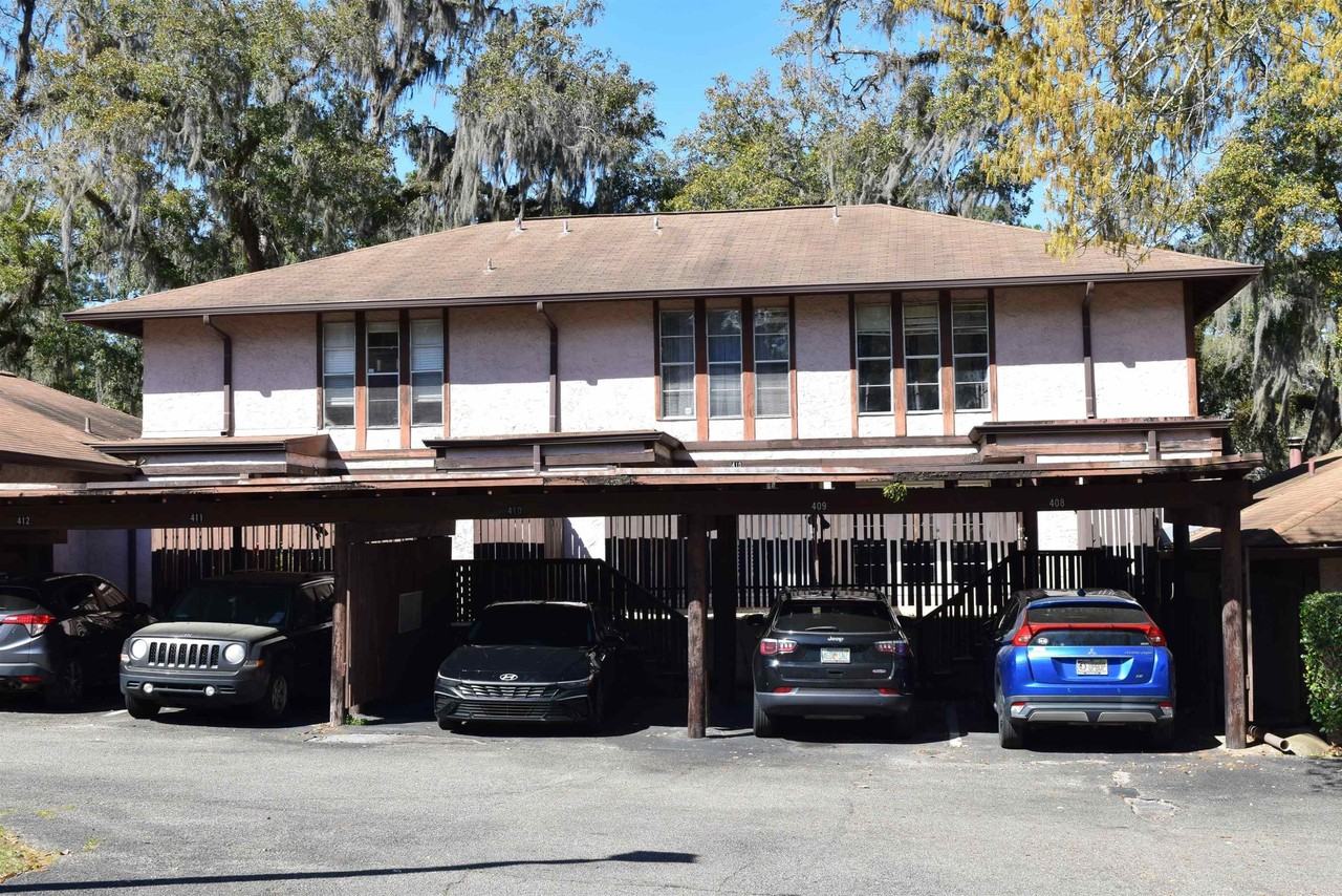 409 Westwood Dr Unit 409 - Photo 6 of 27