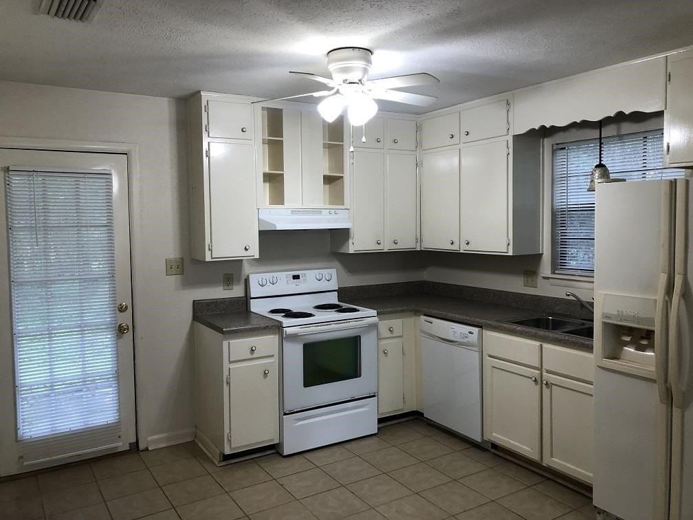 4110 Brewster Rd Unit A - Photo 7 of 9