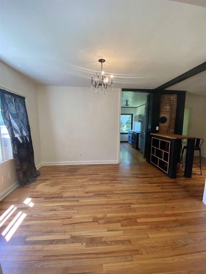 1018 Central St - Photo 3 of 9