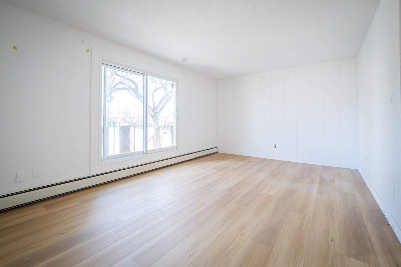 Sterling - Photo 7 of 21