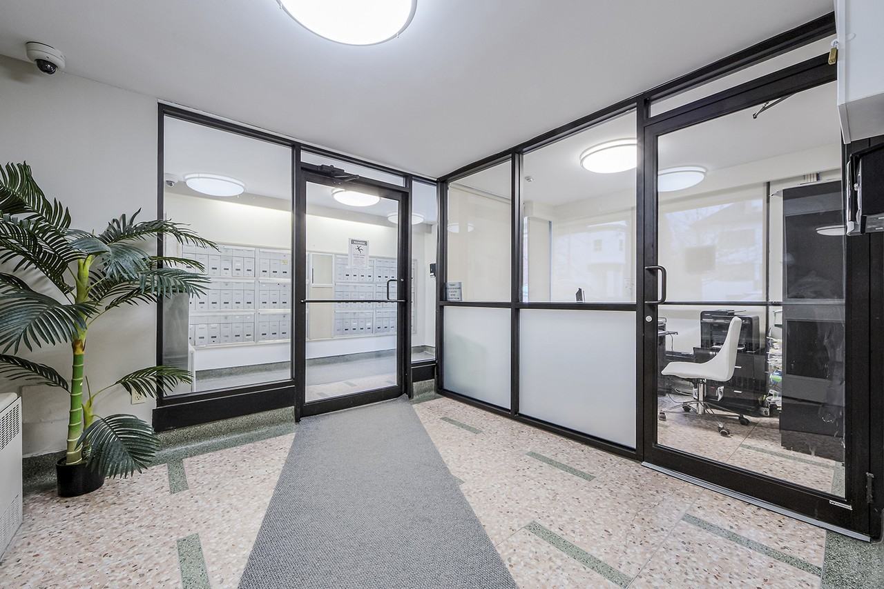 267 St. George Street - Photo 2 of 8