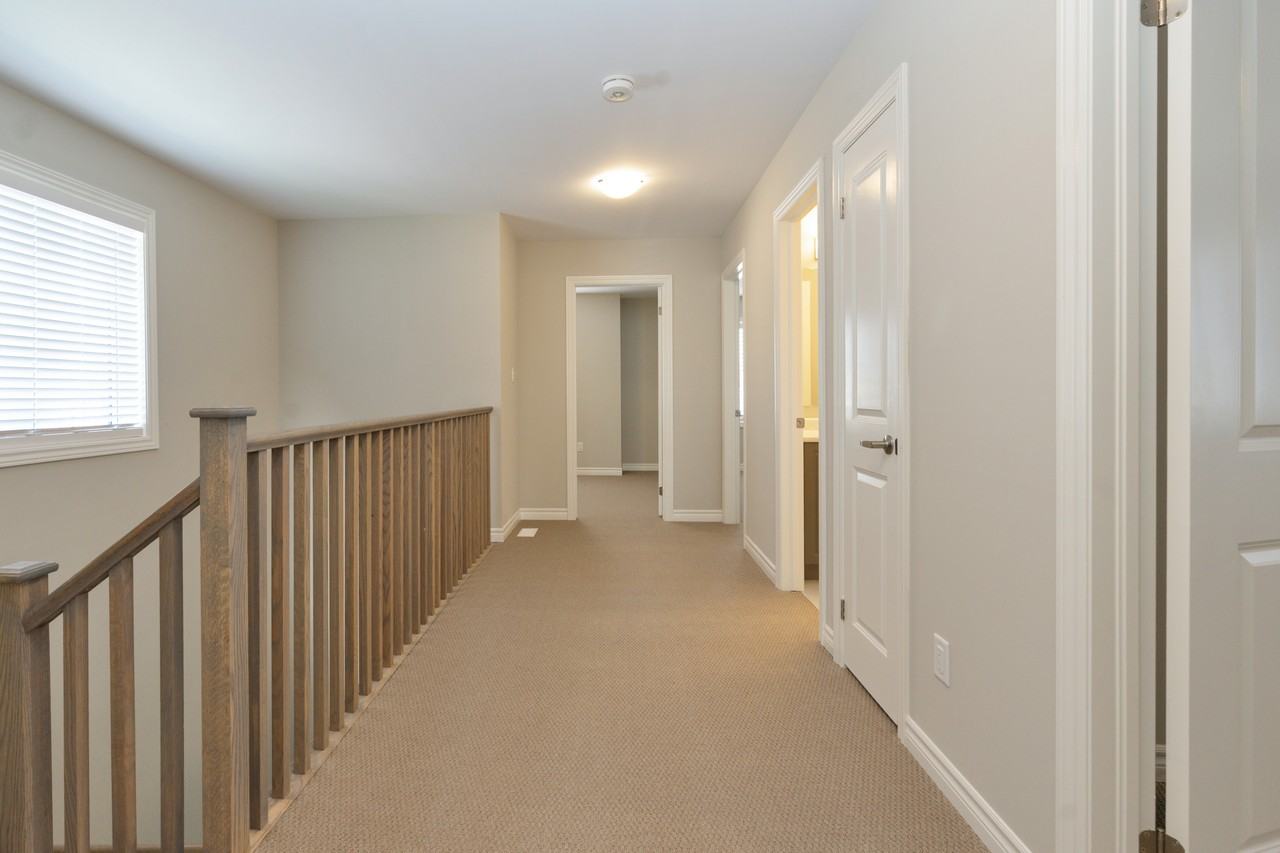 206 Clipper Dr, Clearview, ON L0M 1S0, Canada - Photo 3 of 30