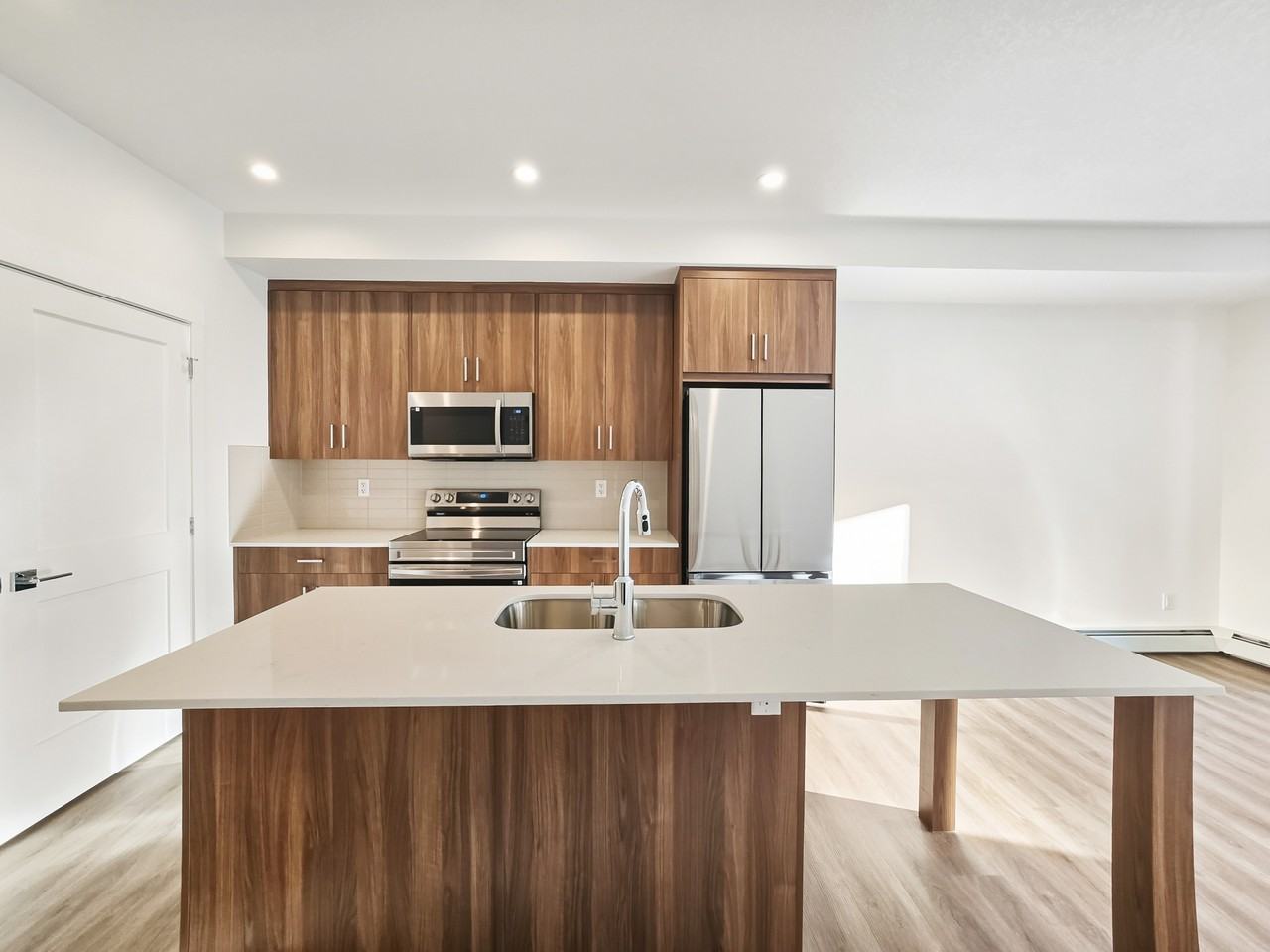 1802 Mahogany Boulevard SE (Waterside) - Photo 2 of 20