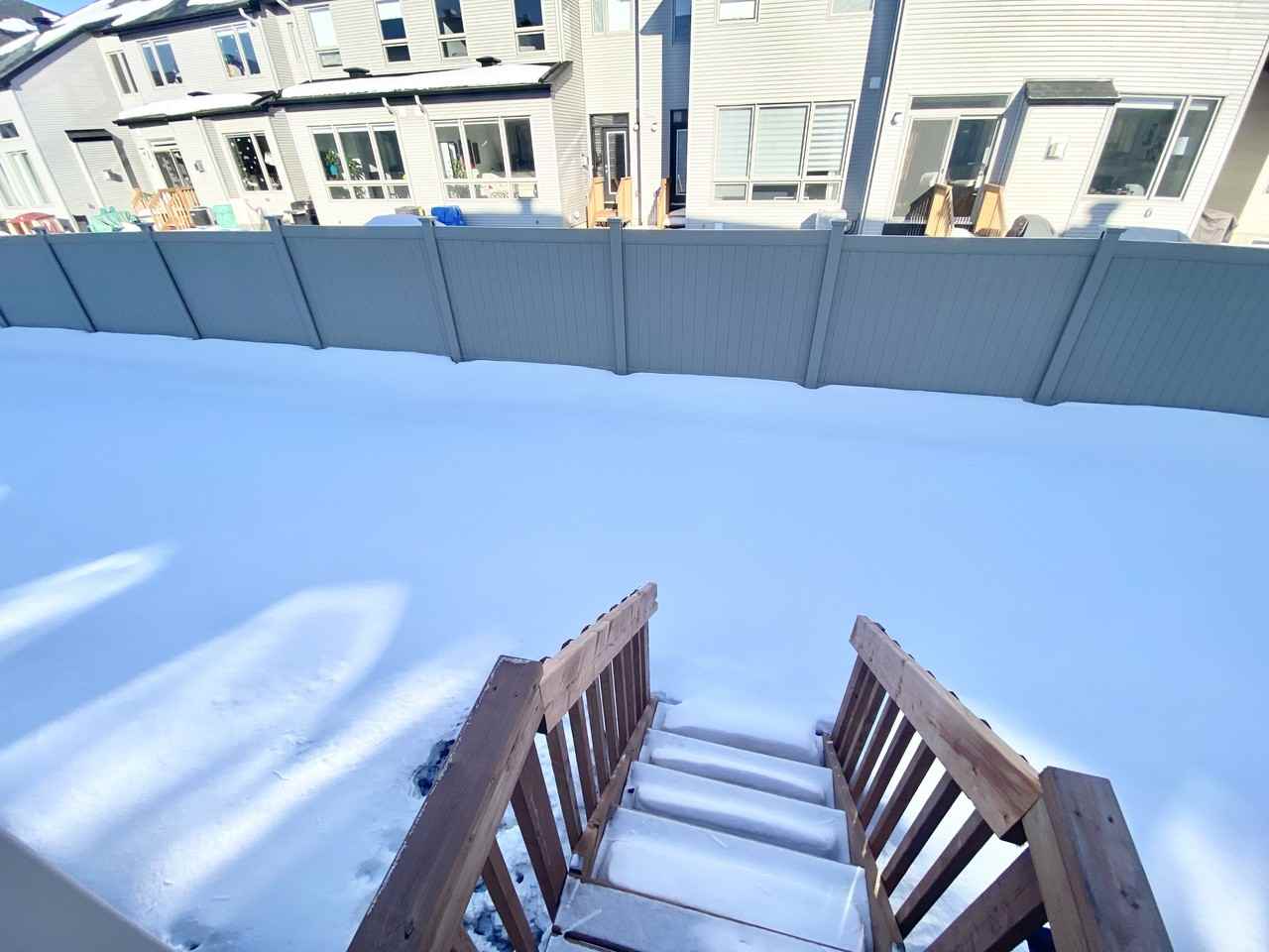 785 Cairn Cres - Photo 5 of 11