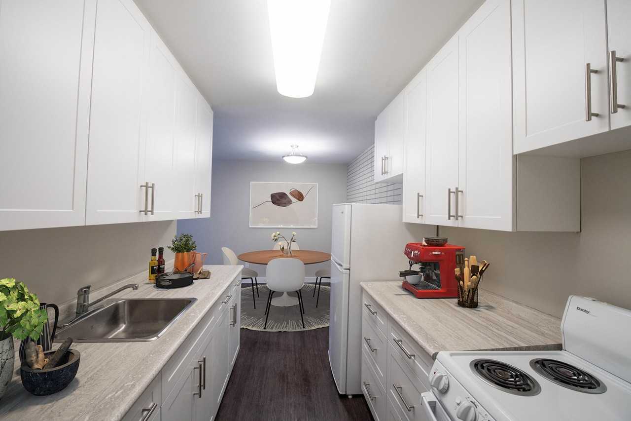 Century Roblin - Photo 3 of 8