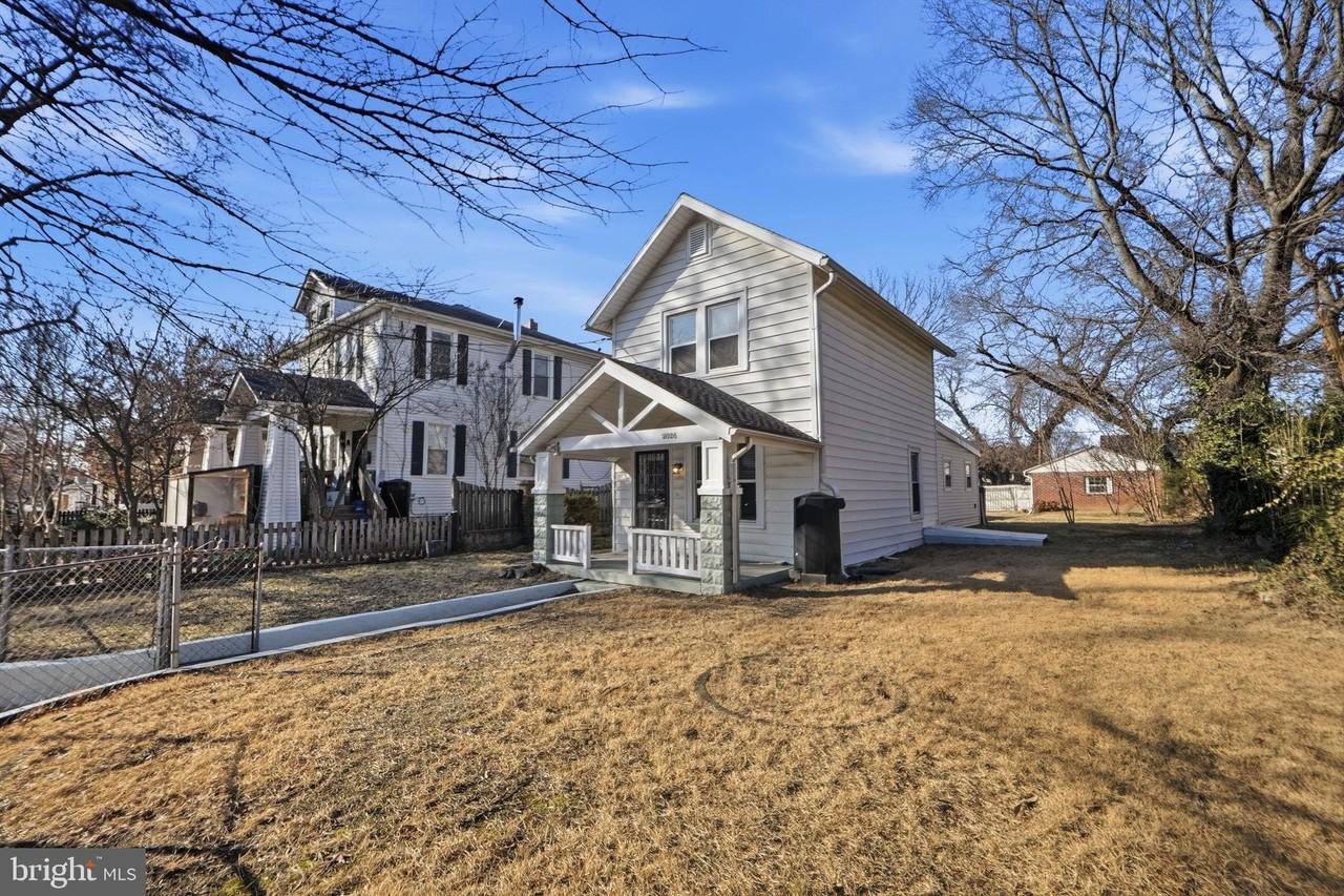 3026 Channing St Ne - Photo 2 of 20