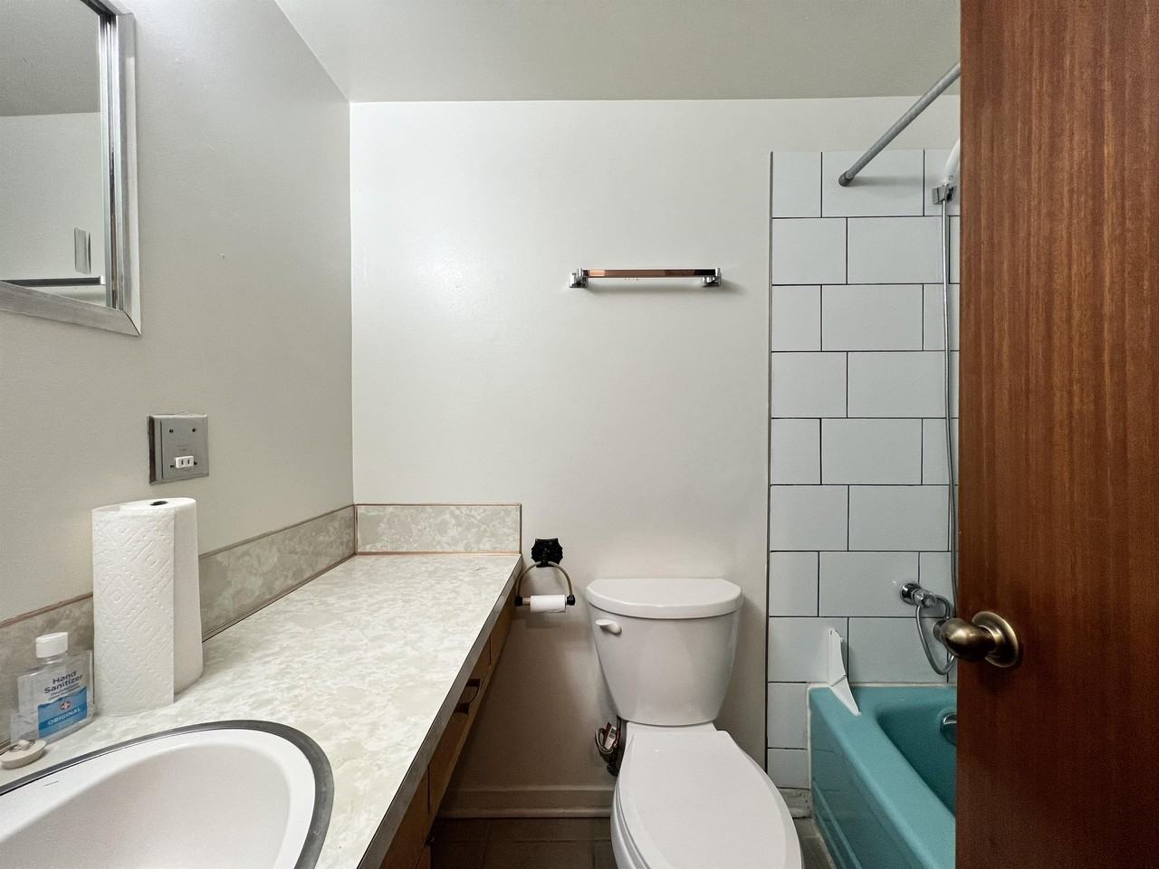 Essex - Photo 7 of 8