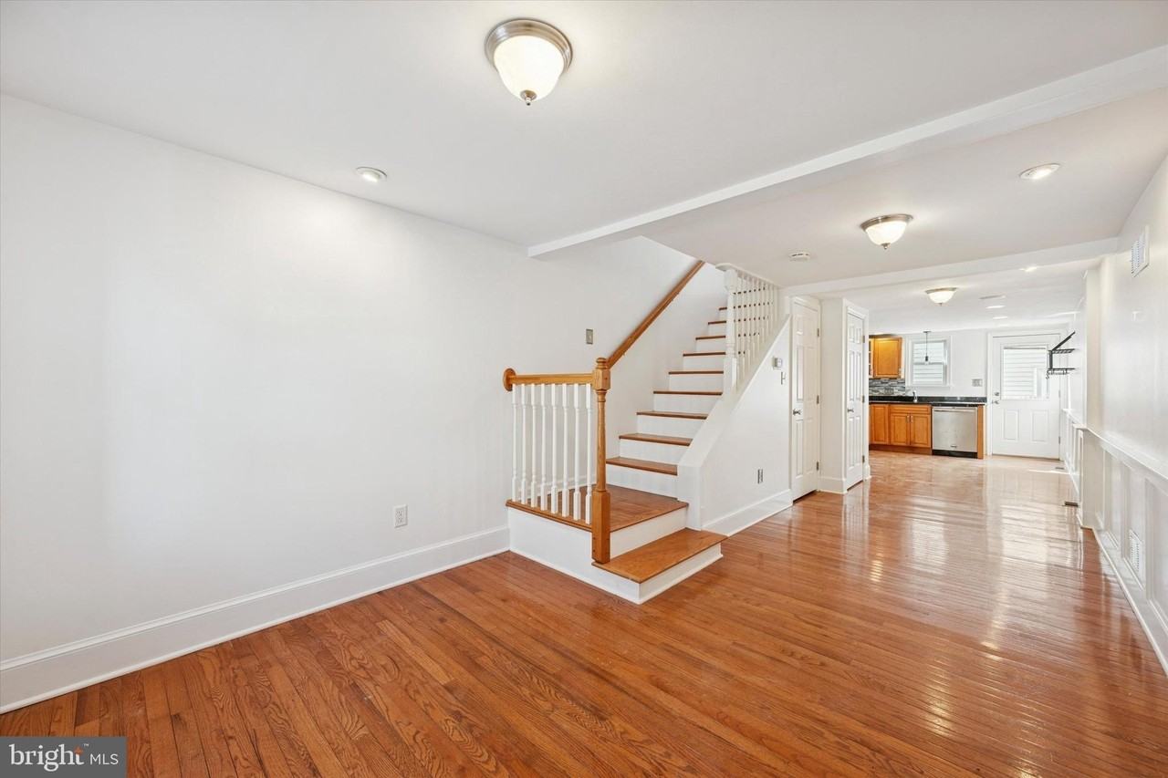 1906 Gilpin Ave - Photo 2 of 15