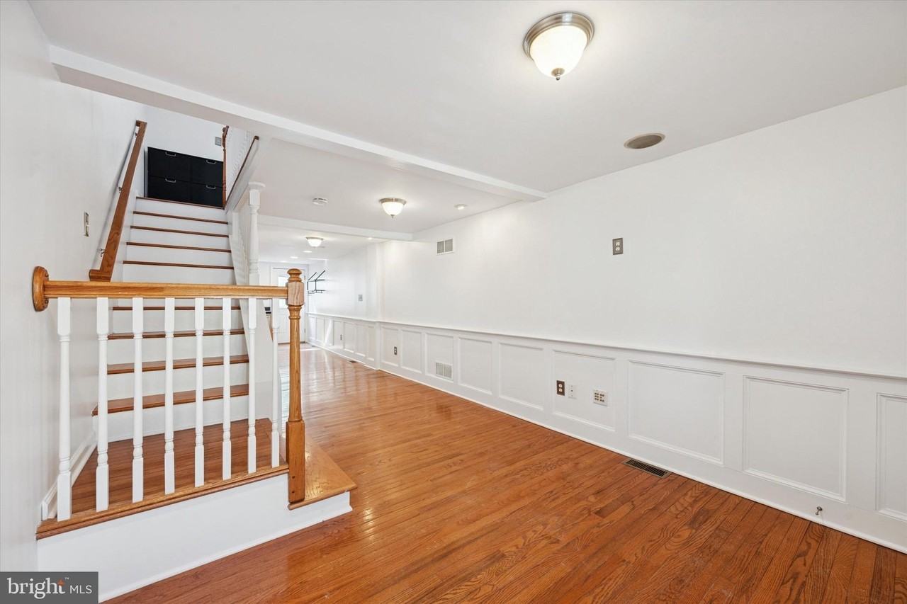 1906 Gilpin Ave - Photo 3 of 15