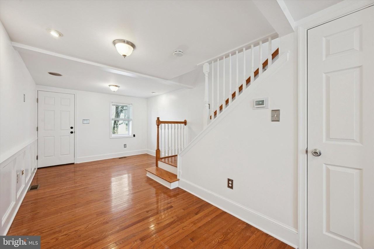 1906 Gilpin Ave - Photo 4 of 15