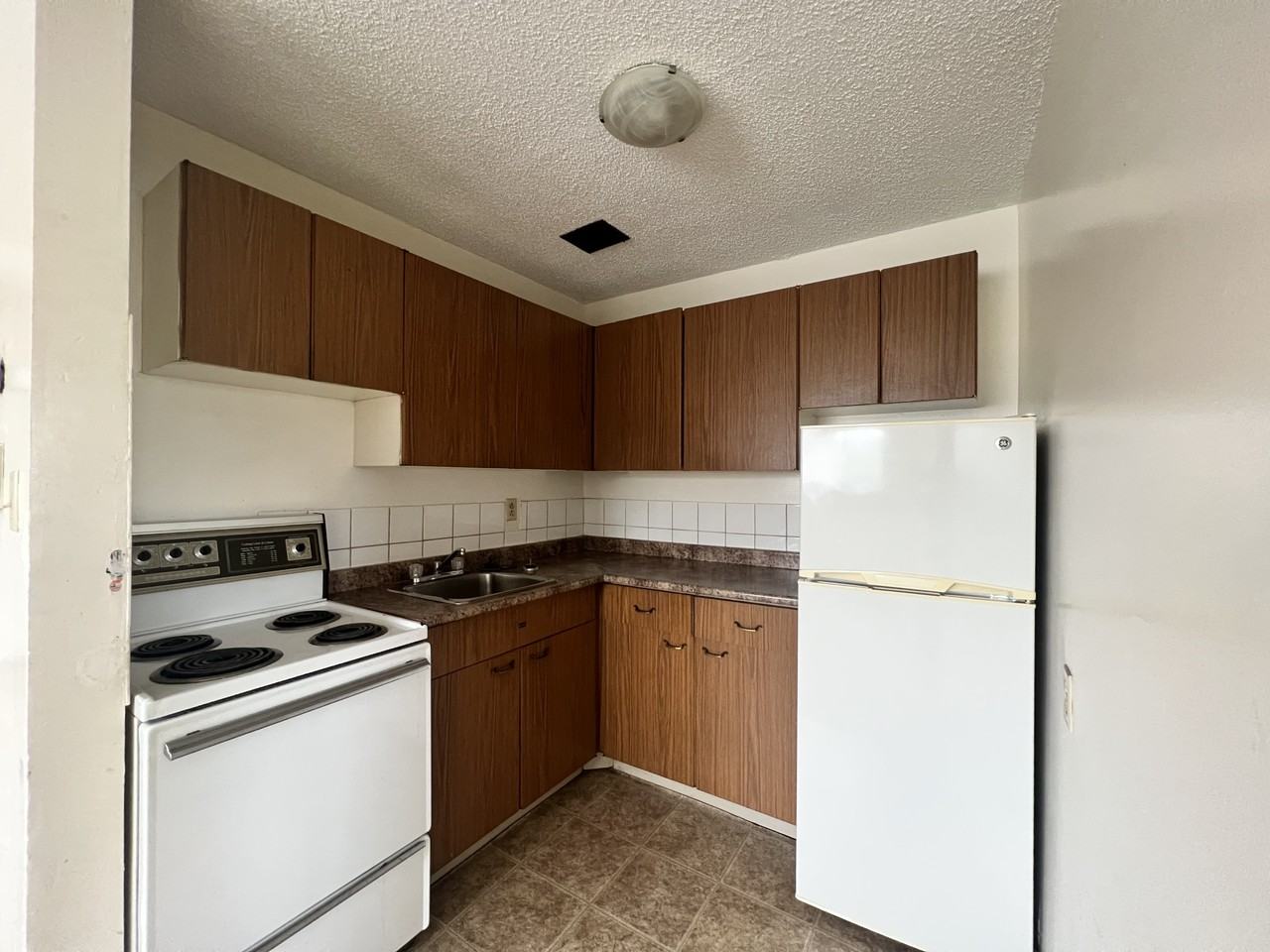 Graceland - Photo 4 of 18