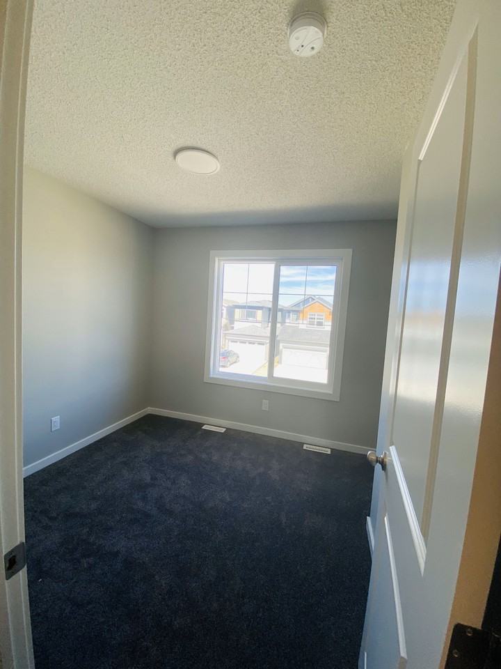 3527 6 Ave Sw - Photo 3 of 38