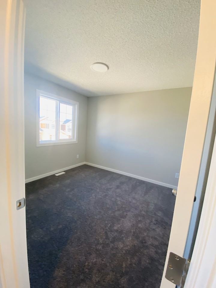 3527 6 Ave Sw - Photo 6 of 38