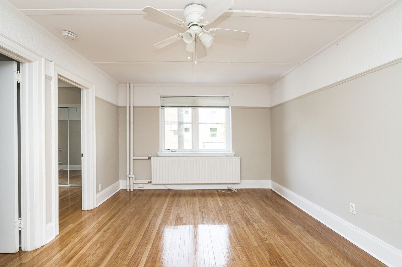 100 Vaughan Road - Photo 3 of 10