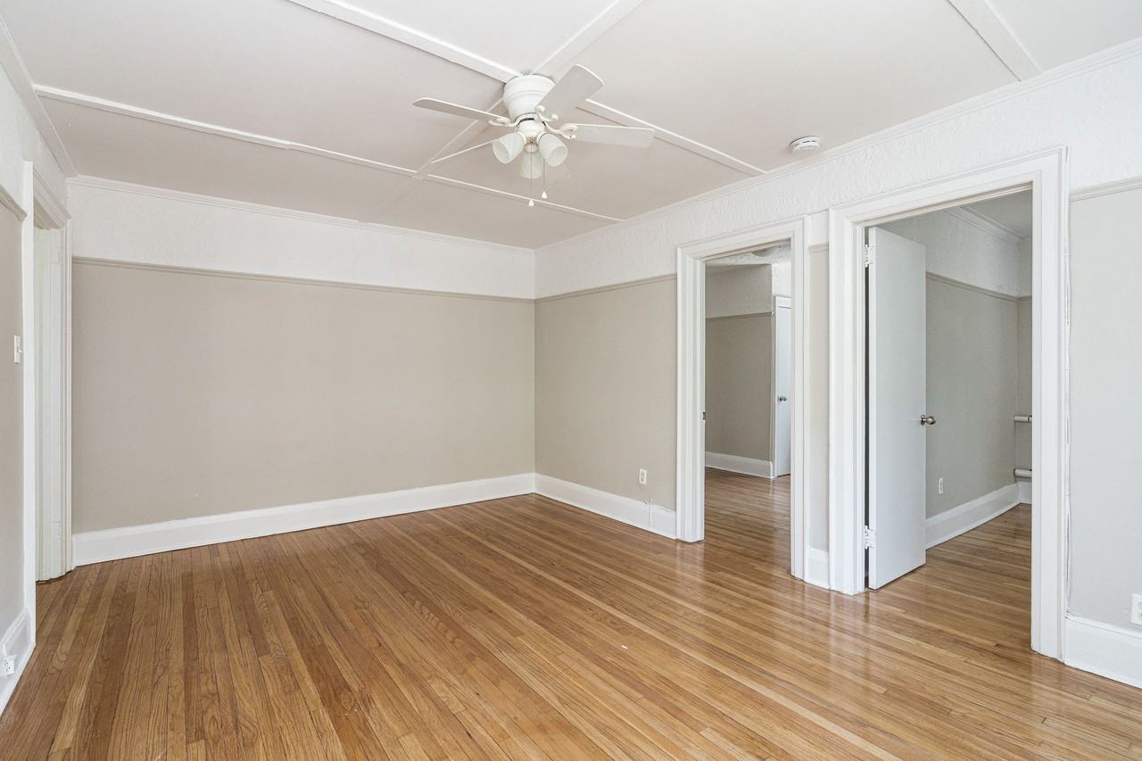 100 Vaughan Road - Photo 4 of 10